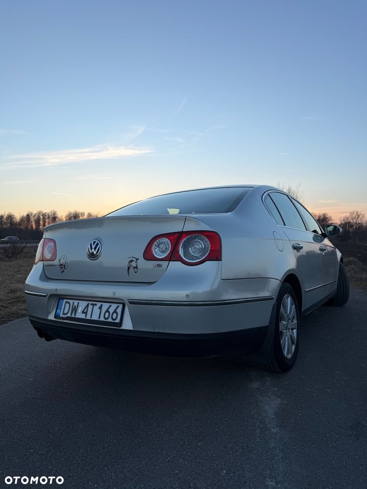 Volkswagen Passat 1.8 TSI Comfortline - 4