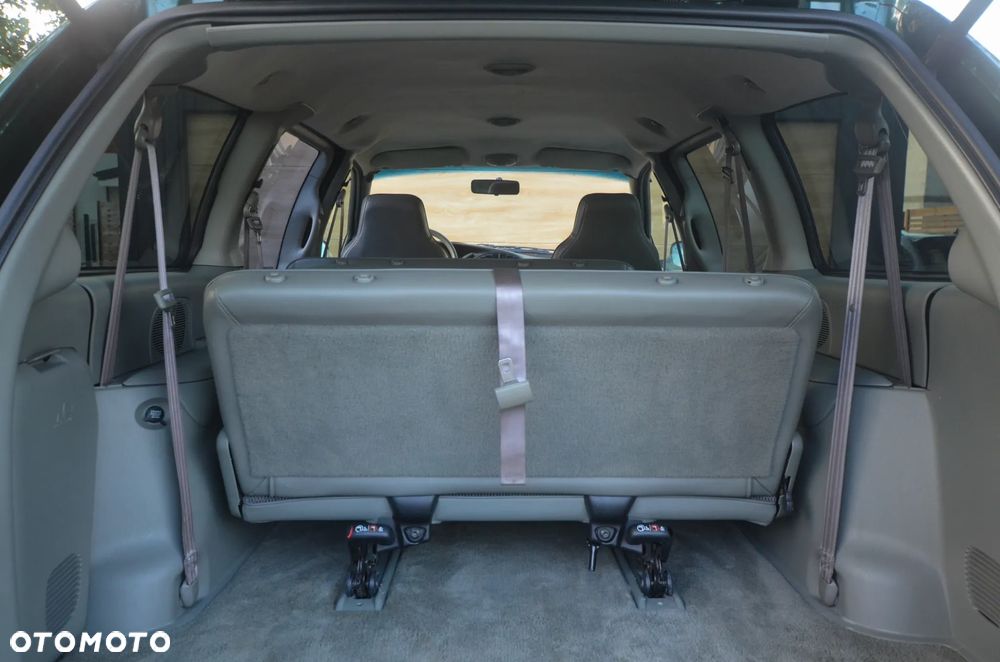 Dodge Caravan SE 3.0 - 18