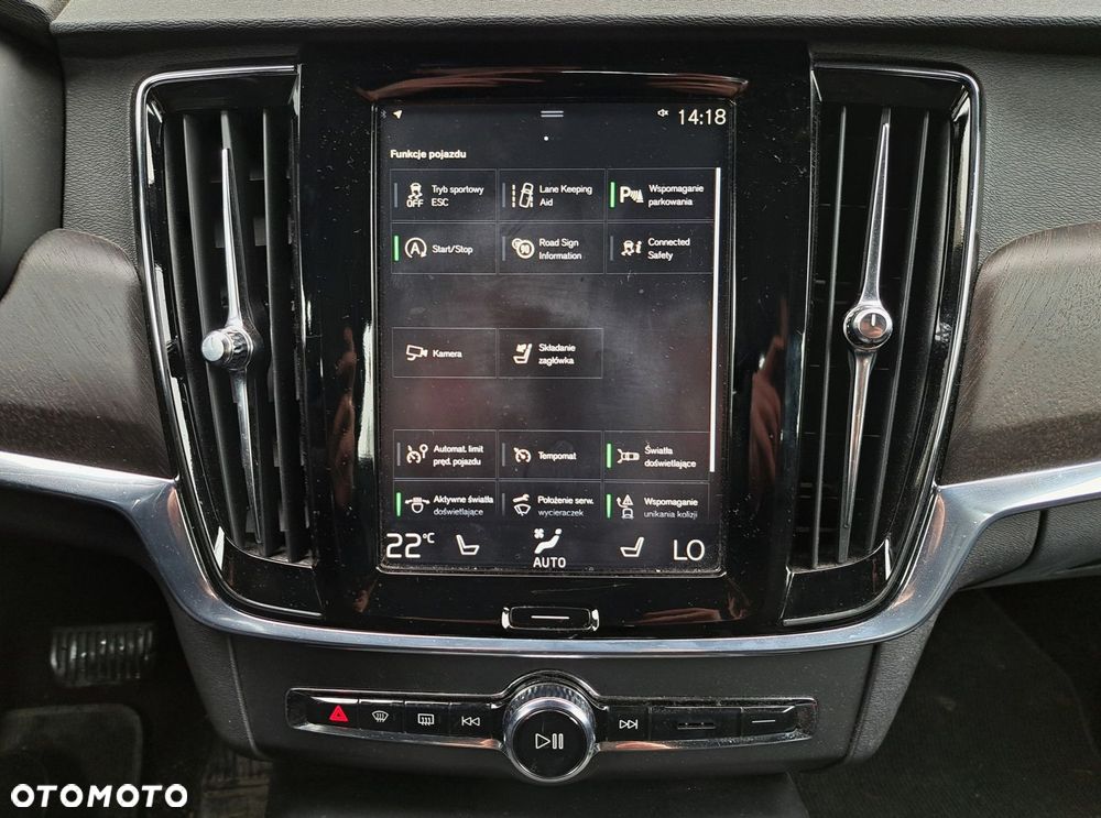 Volvo V90 Cross Country - 19