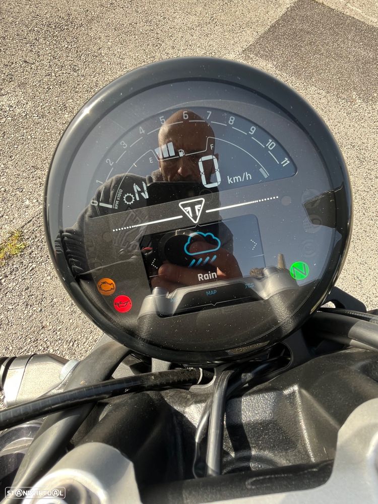 Triumph Trident - 14