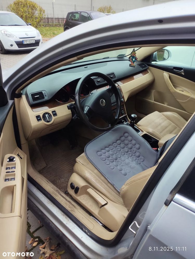 Volkswagen Passat 1.9 TDI Highline - 4