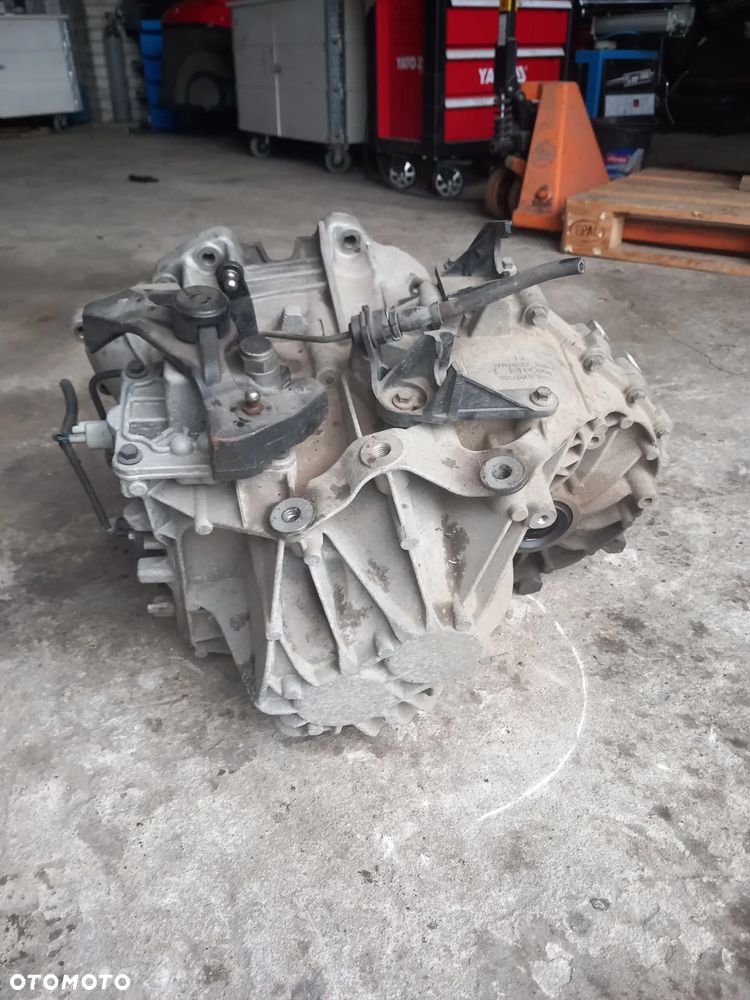 Skrzynia biegów VOLVO V60 RFE66R7F097BB 2.0L diesel 120kW 2014 - 2