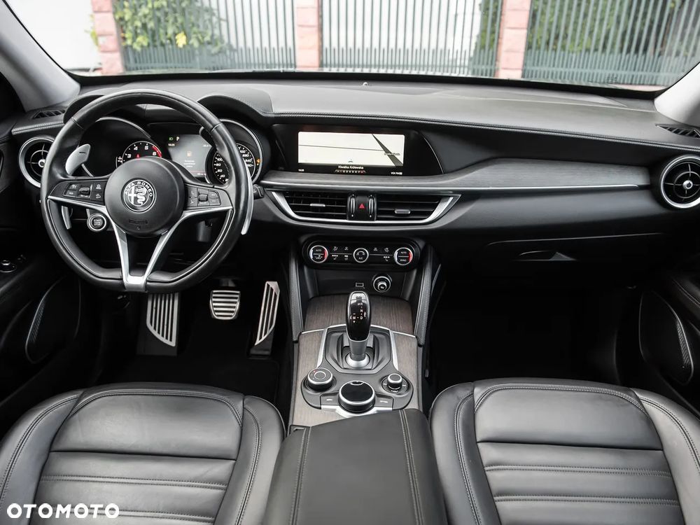 Alfa Romeo Stelvio - 31