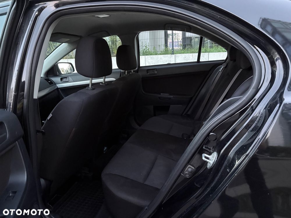 Mitsubishi Lancer 1.6 Inform - 8