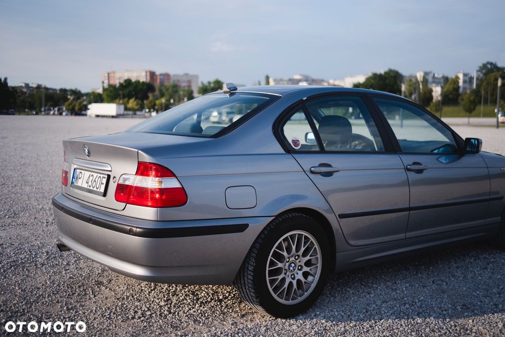 BMW Seria 3 318i - 24