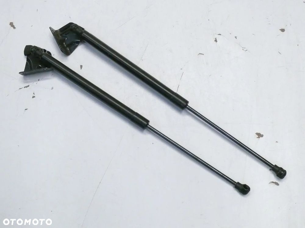 SIŁOWNIKI KLAPY TYLNEJ BAGAŻNIKA PEUGEOT 308 II T9 2017 2020 LIFT HB 5 DRZWI - 2