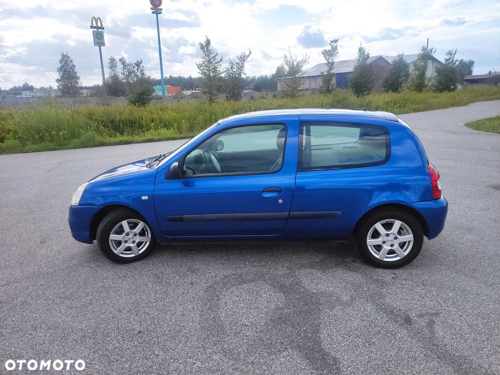 Renault Clio - 8