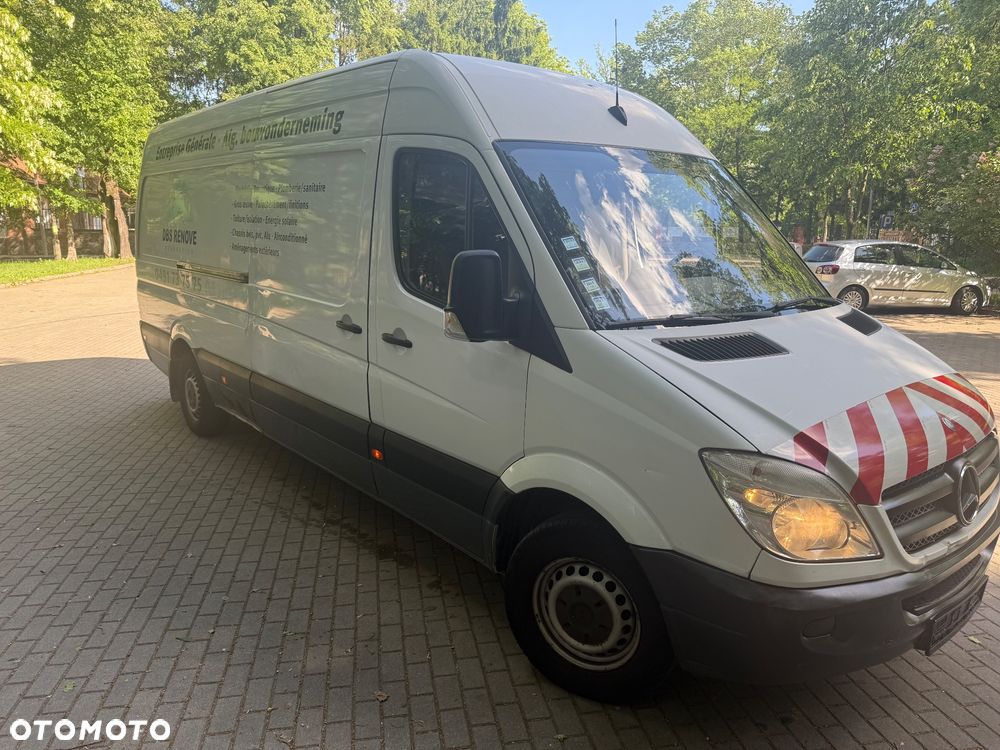 Mercedes-Benz Sprinter - 2