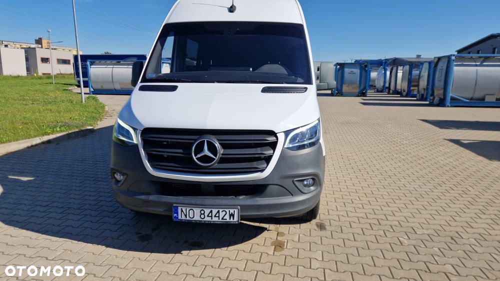 Mercedes-Benz Sprinter - 9