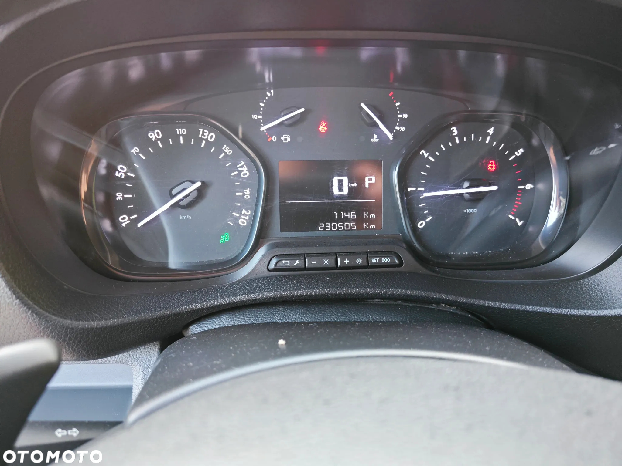 Peugeot EXPERT L2H1 LONG AUTOMAT 2.0 180KM DUŻY SERWIS - 23