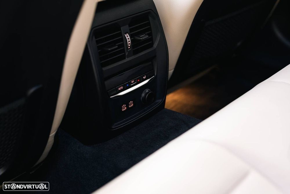 BMW 320 d Pack Desportivo M Auto - 51