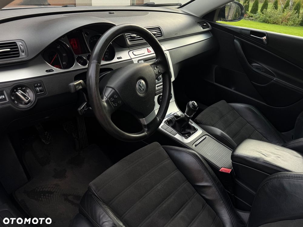 Volkswagen Passat - 13