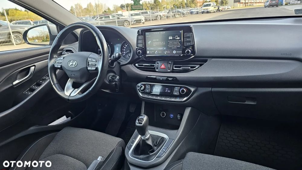 Hyundai i30 1.6 D GO DCT - 11