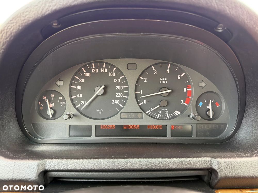 BMW X5 4.4i - 14