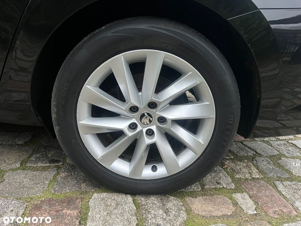 Skoda Superb 1.6 TDI DSG Ambition - 38