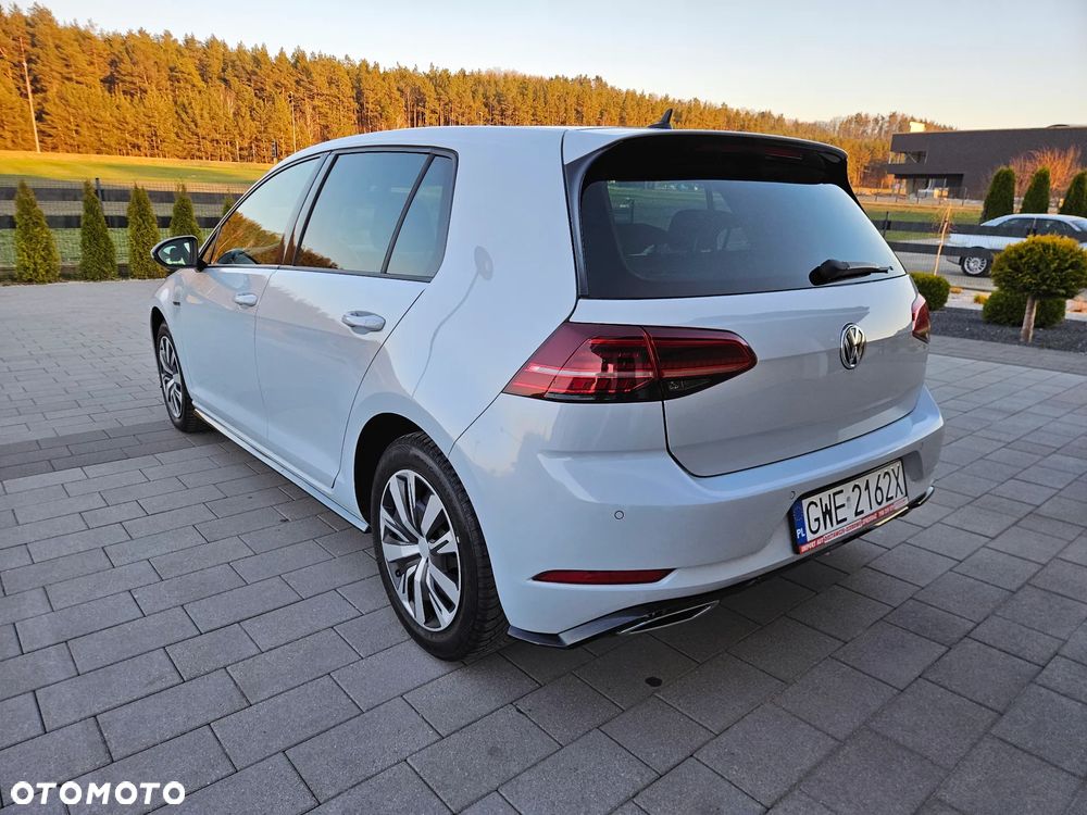 Volkswagen Golf - 4