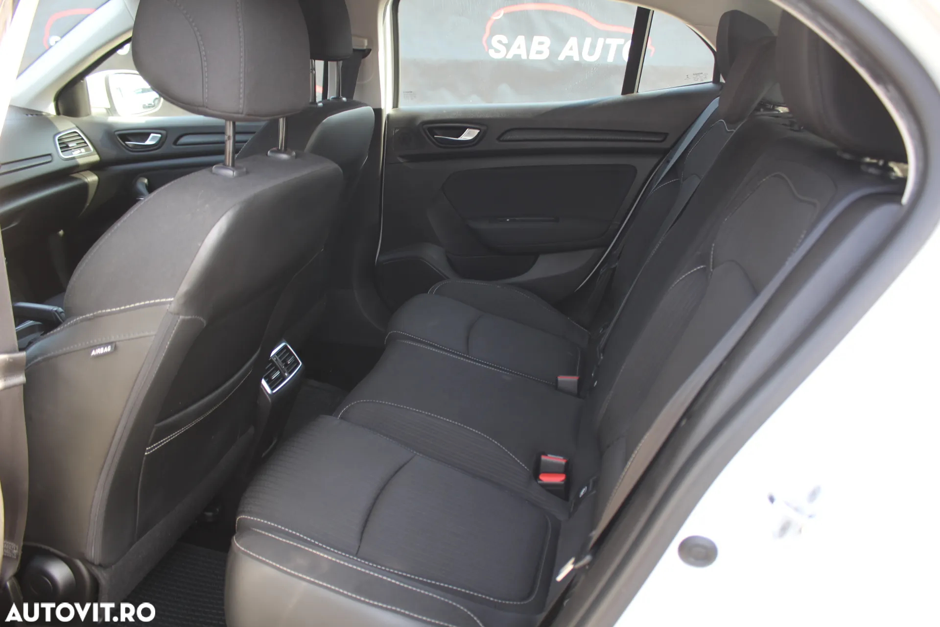 Renault Megane BLUE dCi Business - 16