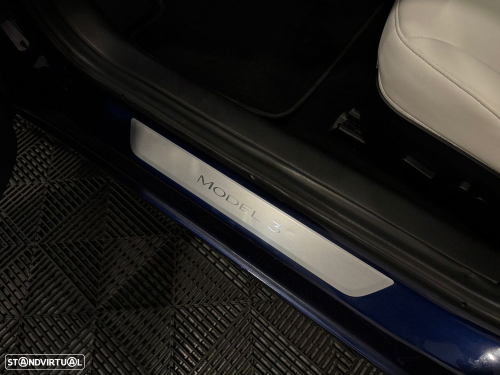 Tesla Model 3 Long-Range Dual Motor AWD - 44