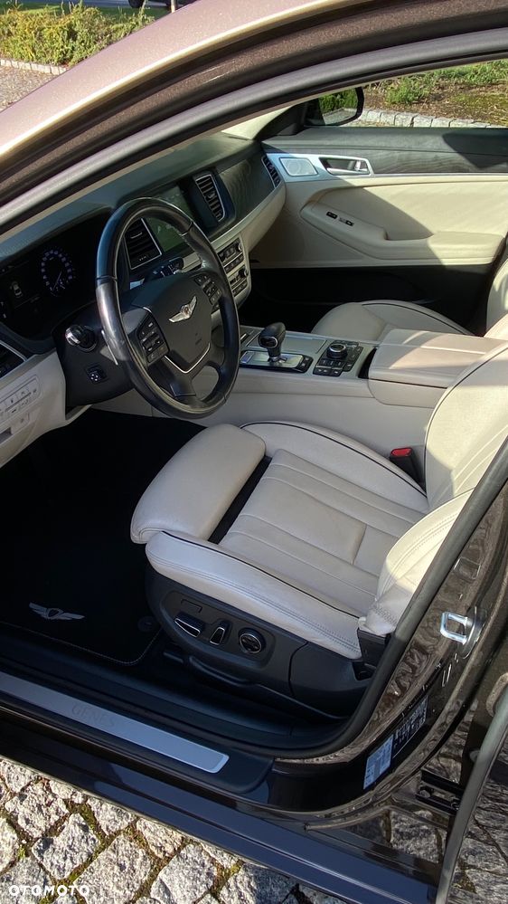Hyundai Genesis - 30