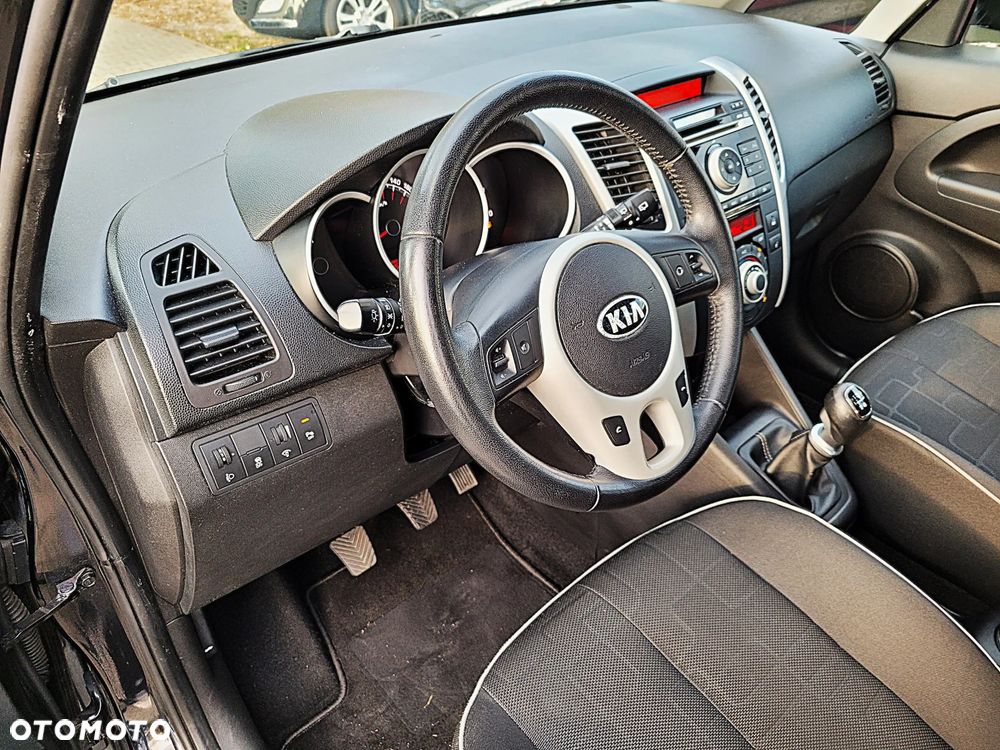 Kia Venga 1.4 CVVT Fifa World Cup Edition - 9