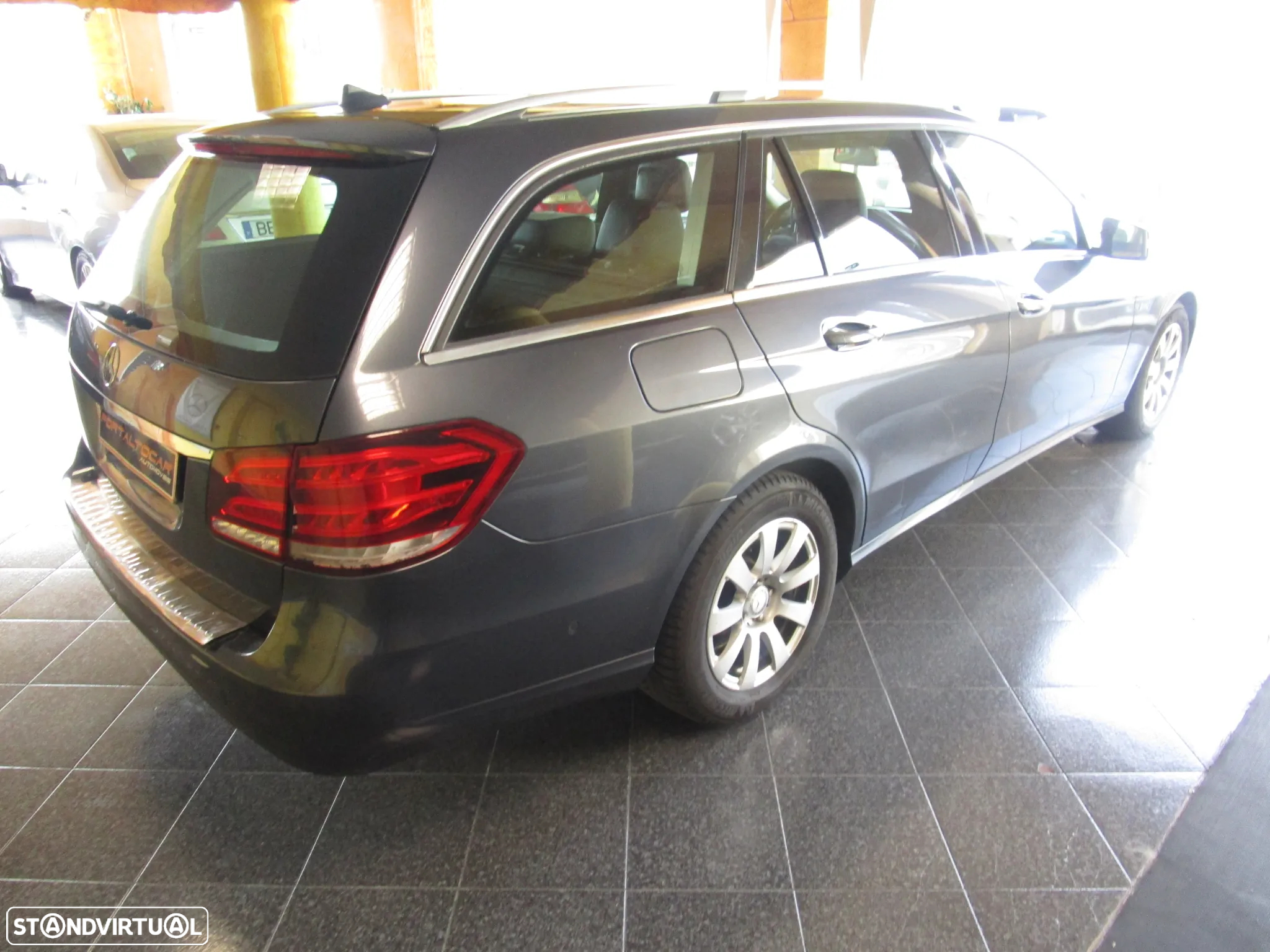Mercedes-Benz E 200 T CDI DPF BlueEFFICIENCY 7G-TRONIC Avantgarde - 6
