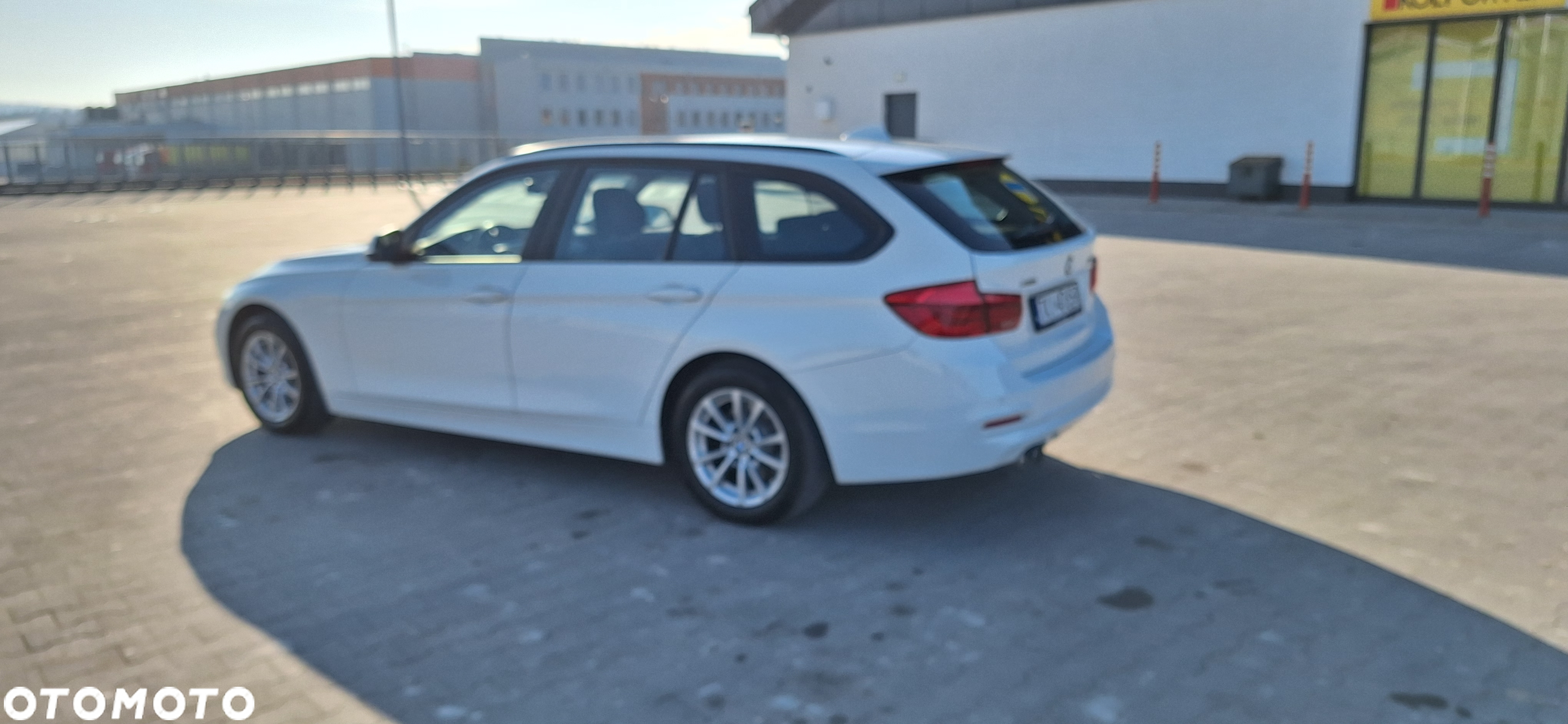 BMW Seria 3 320i Advantage - 8
