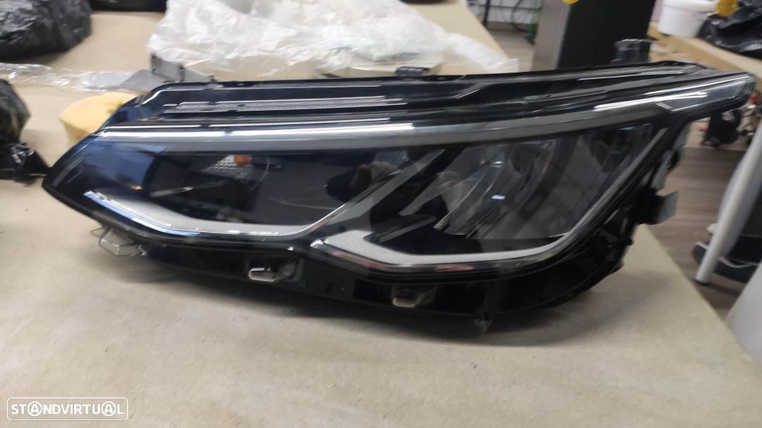 farol esquerdo Led Golf 8 - 1