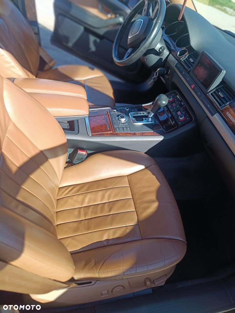 Audi A8 - 6