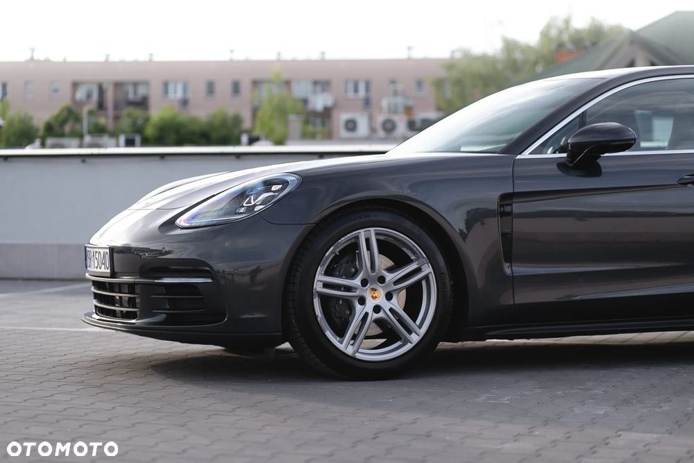 Porsche Panamera 4 - 5