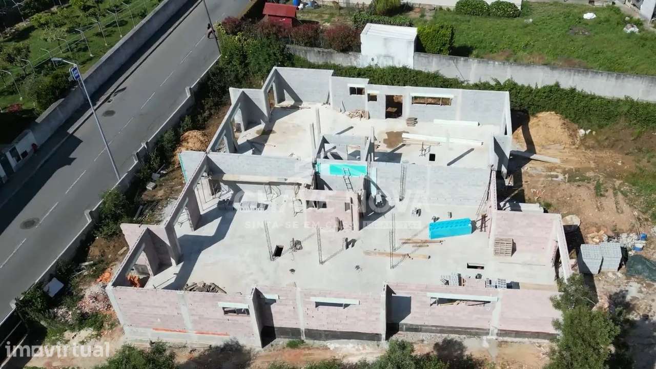 Moradia T4 com Piscina em Grijó – Espaço, Conforto e Privacidade - Grande imagem: 5/6