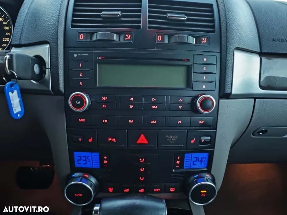 Volkswagen Touareg - 22