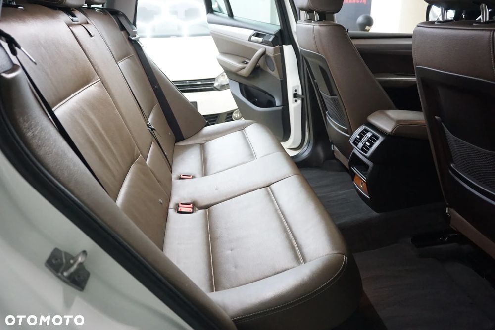 BMW X3 xDrive35d - 27