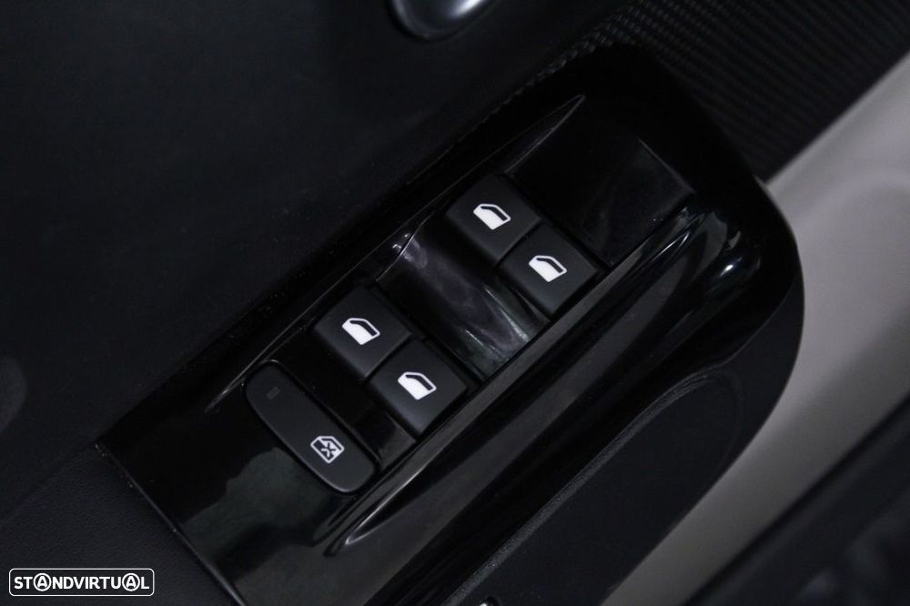 Citroën C3 1.2 PureTech Shine Pack EAT6 - 21
