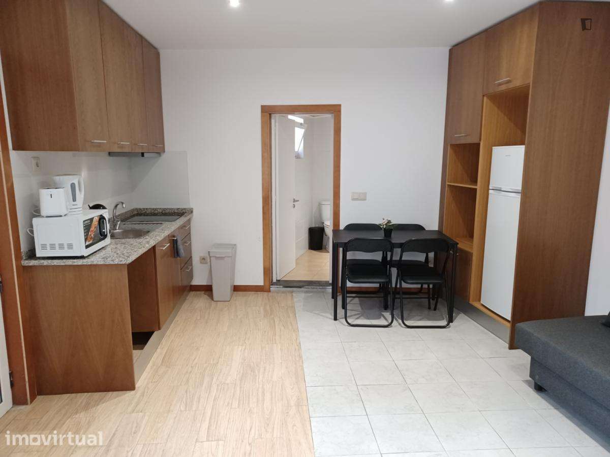 Apartamento com 1 quartos - localizado em Campanhã Porto - Grande imagem: 5/14
