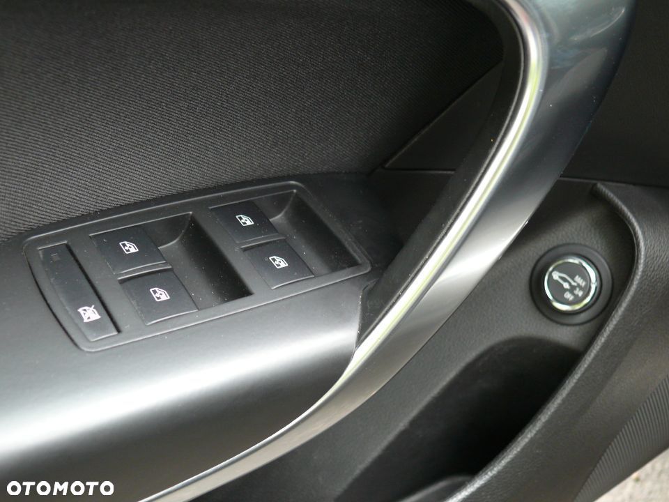 Opel Insignia - 10