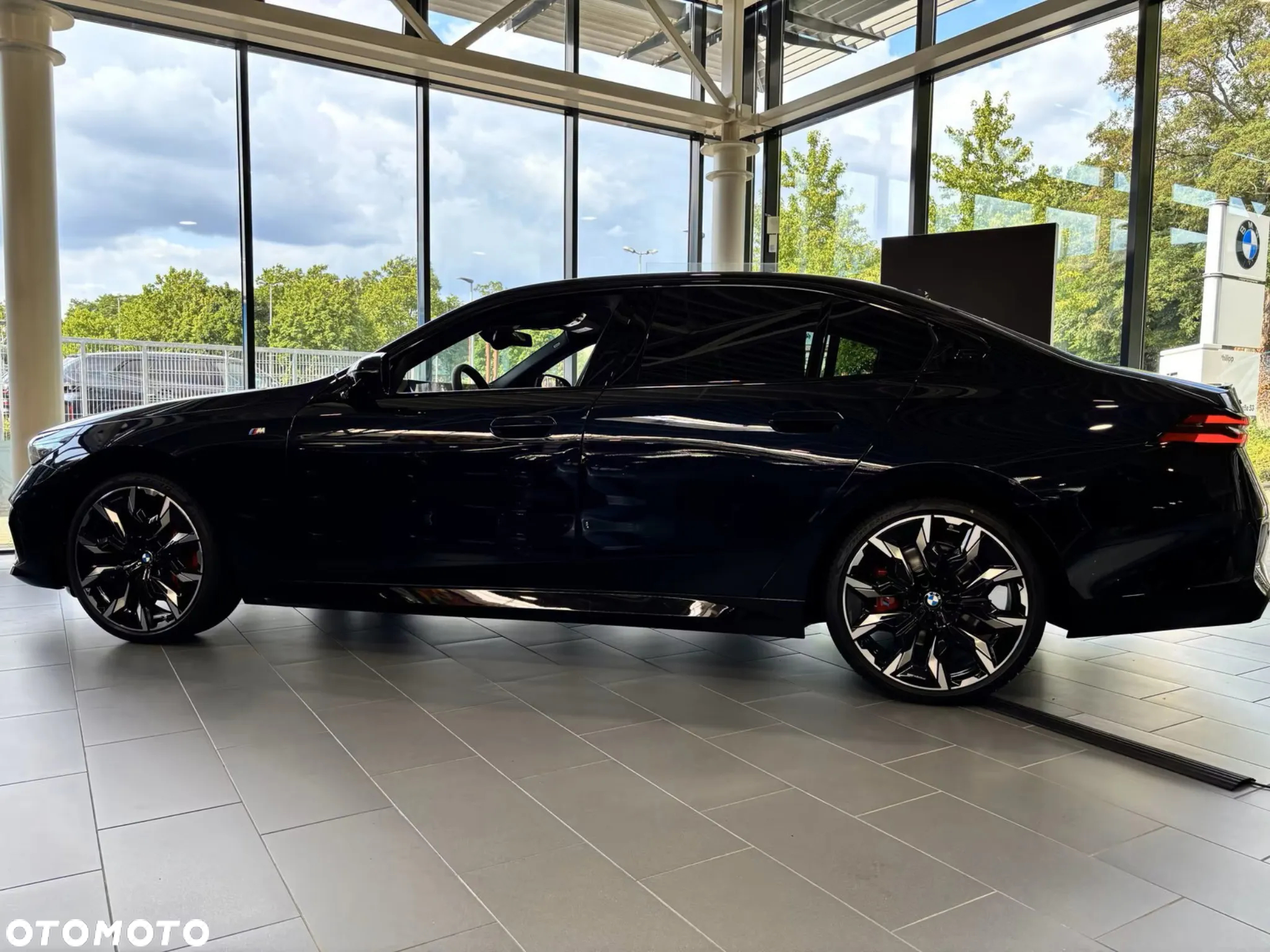 BMW Seria 5 520d xDrive mHEV M Sport - 9