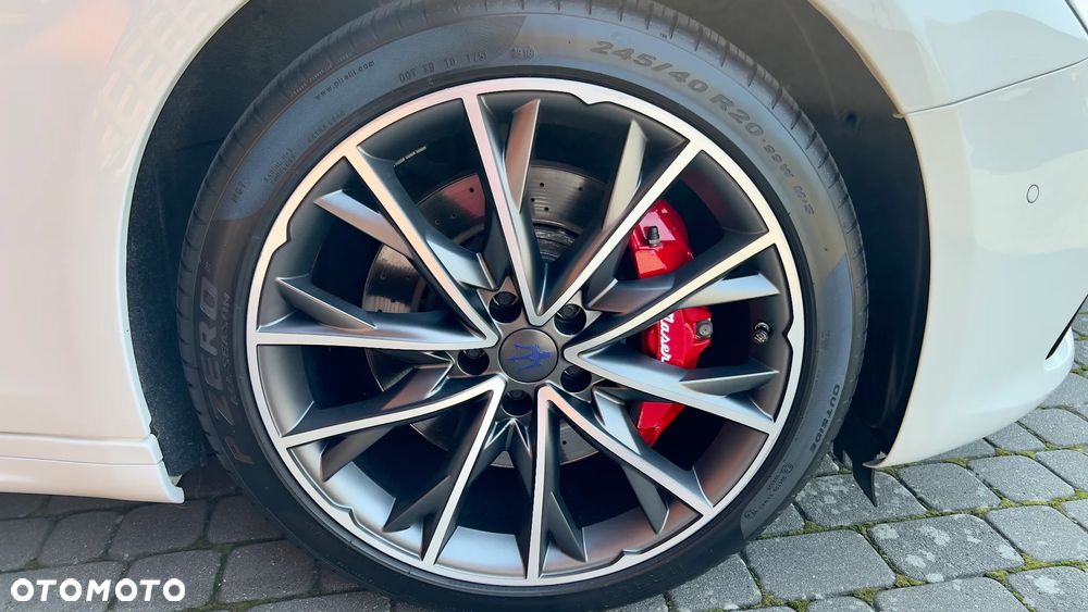 Maserati Ghibli S GranSport - 17