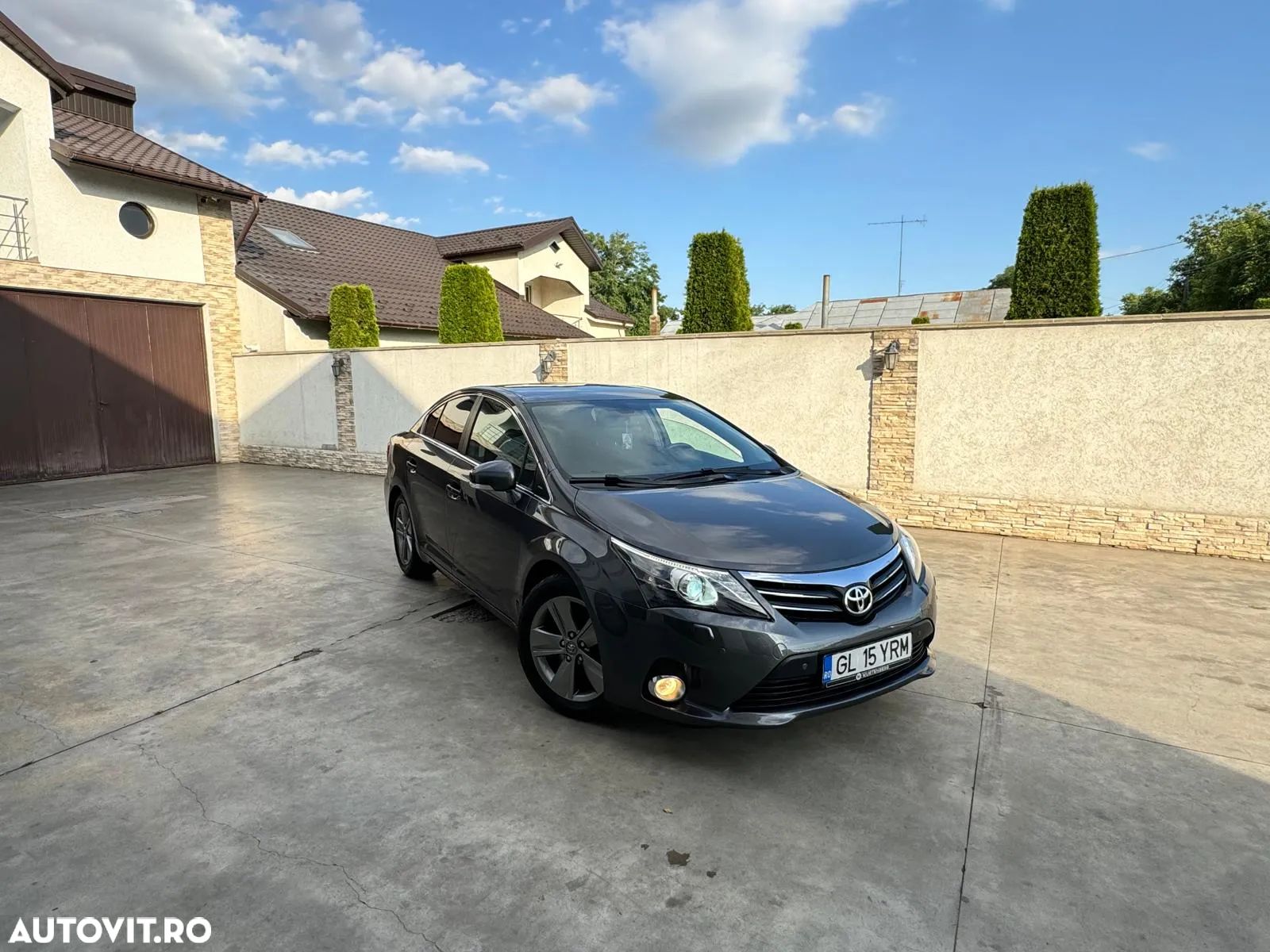 Toyota Avensis - 1