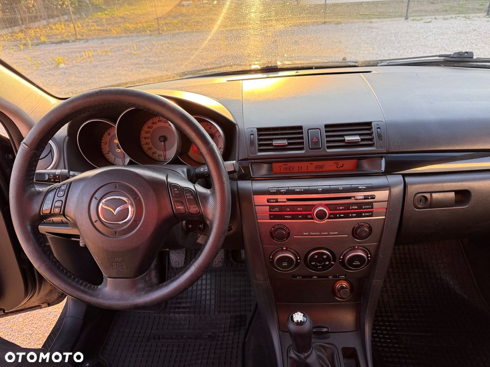 Mazda 3 1.6 CD Active + - 12