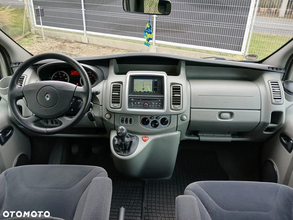 Renault Trafic 2.0 dCi 115 FAP Passenger Black Edition - 22