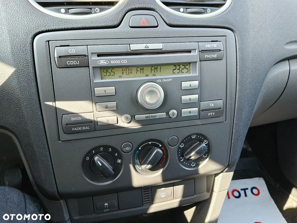 Ford Focus 1.4 Ambiente - 22