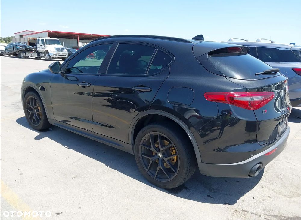 Alfa Romeo Stelvio - 5