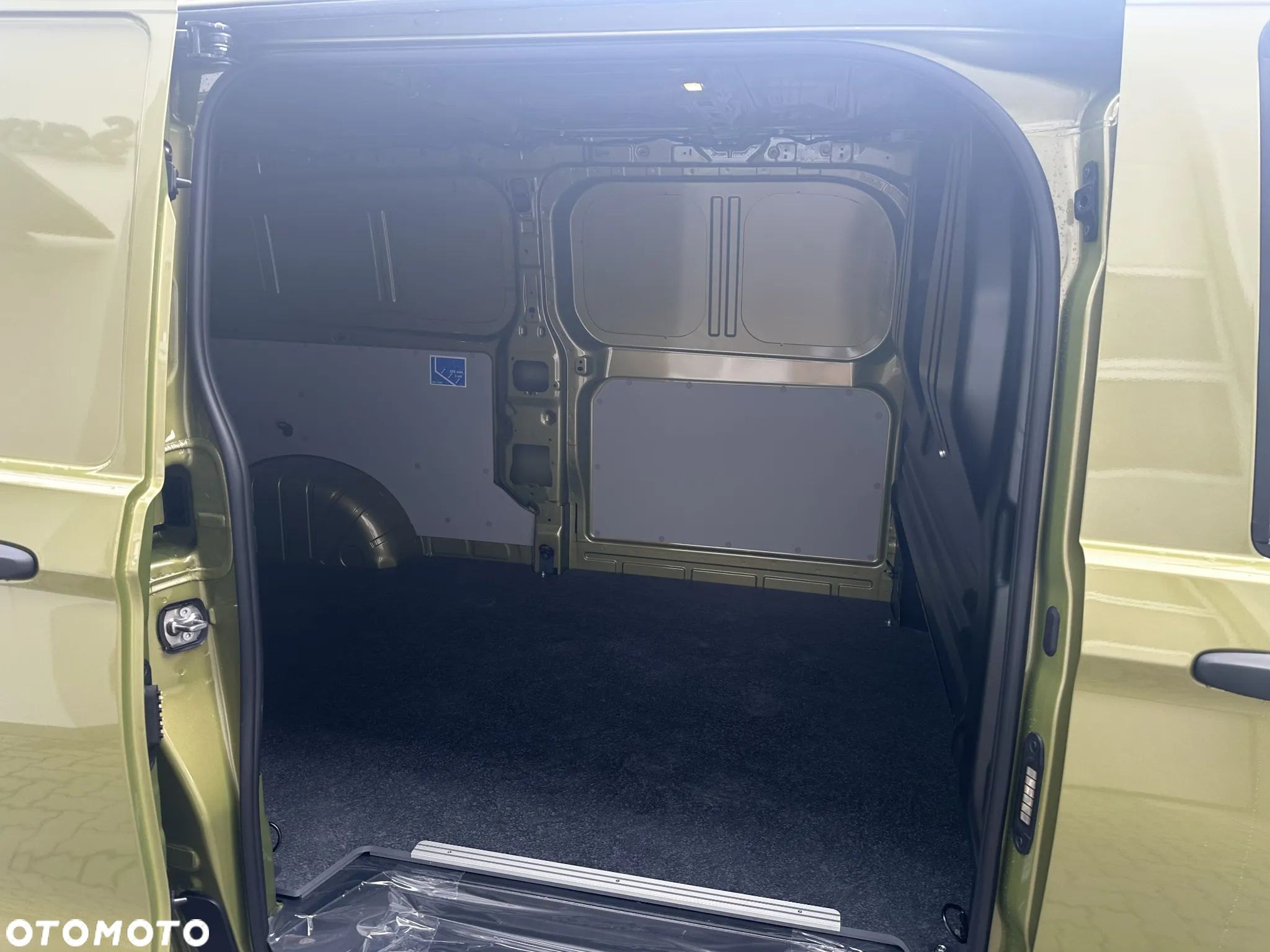 Volkswagen Transporter T7 - 11