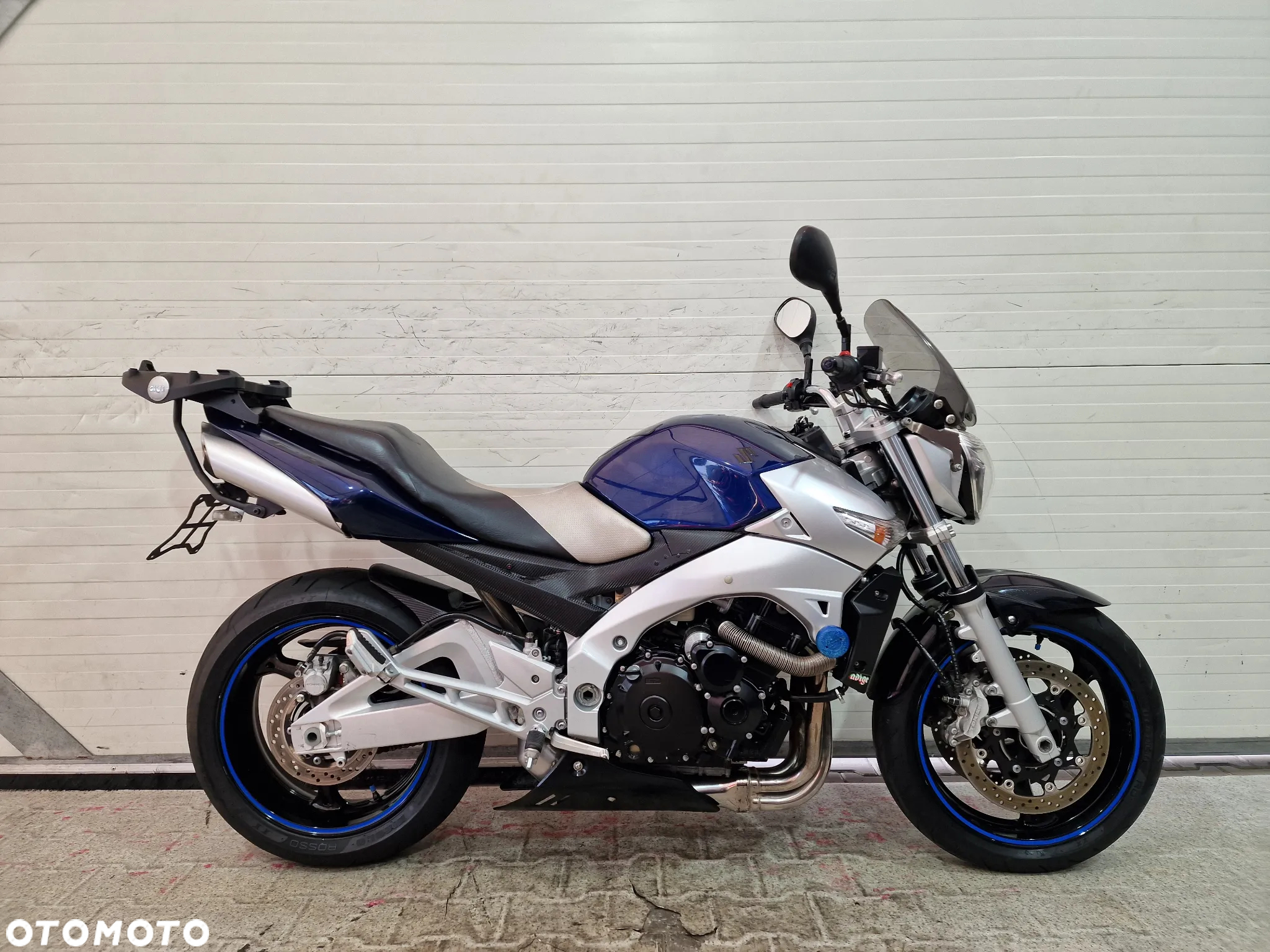 Suzuki GSR - 2