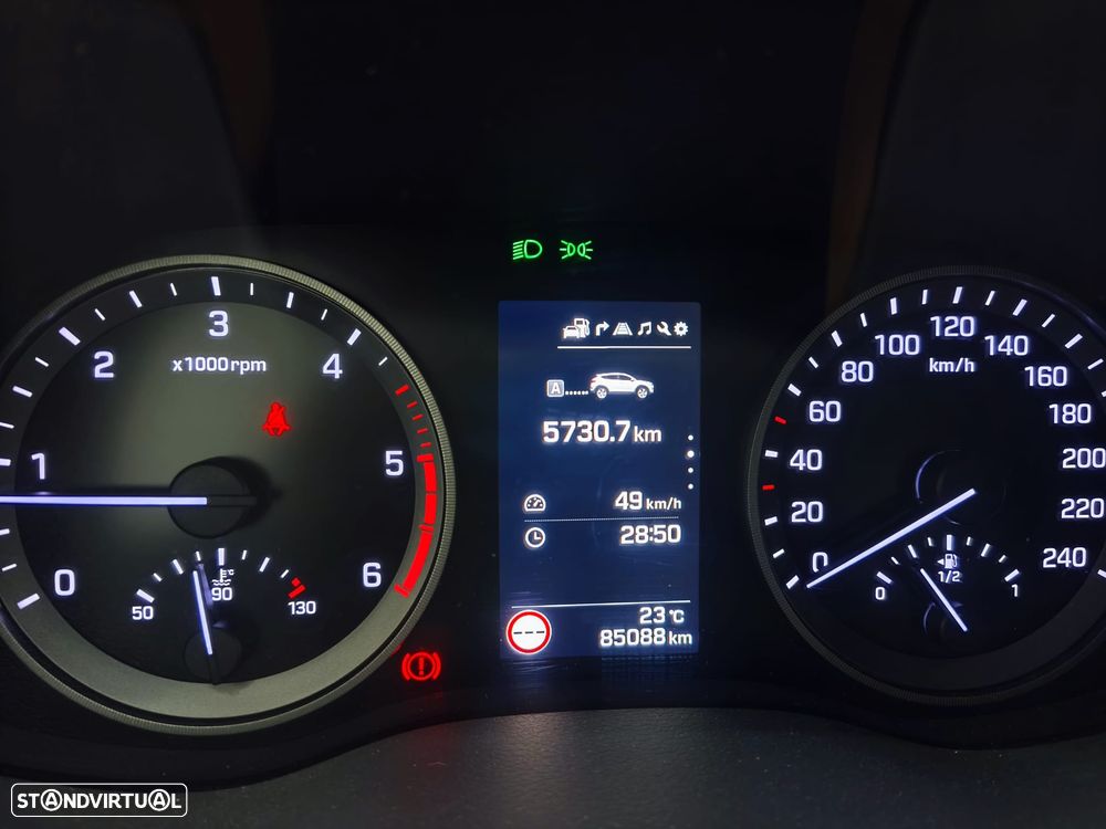 Hyundai Tucson 1.7 CRDi Executive - 12