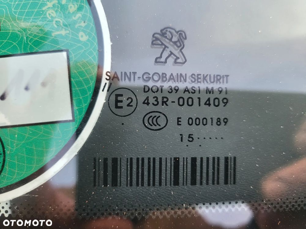 Peugeot 2008 1.2 Pure Tech Allure S&S - 31