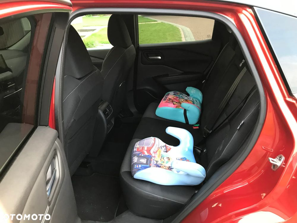 Nissan Qashqai 1.3 DIG-T MHEV 4x4 N-Connecta Xtronic - 4