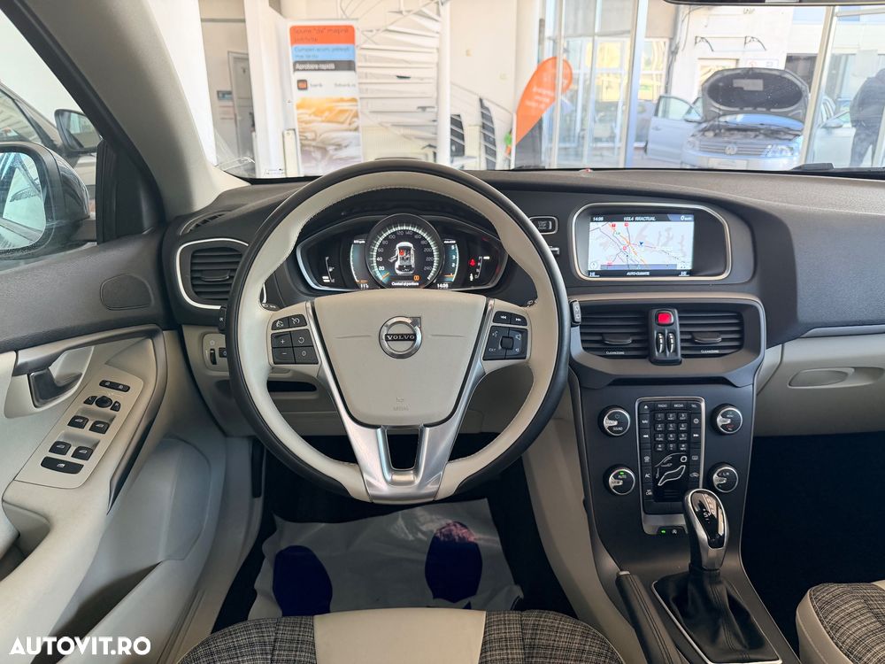 Volvo V40 D3 Geartronic Momentum - 9