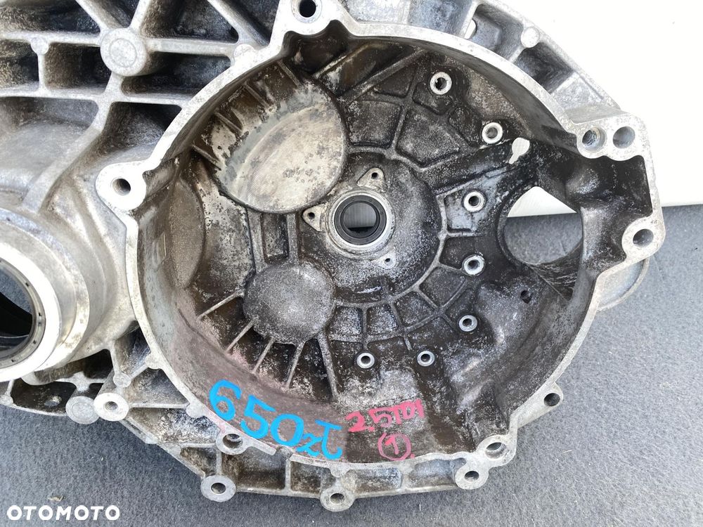 VW TRANSPORTER T5 2.5TDI 03- OBUDOWA SKRZYNI BIEGÓW PRZEDNIA GWB ORYGINALNA - 4