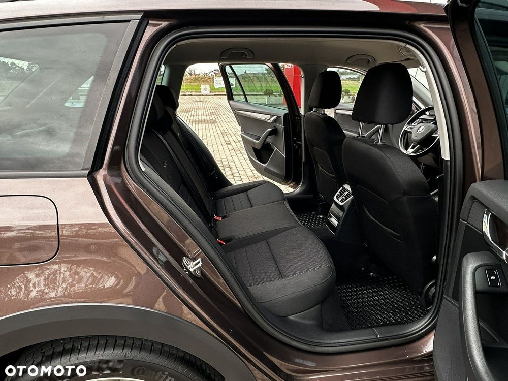 Skoda Octavia 2.0 TDI 4x4 DSG Scout - 15